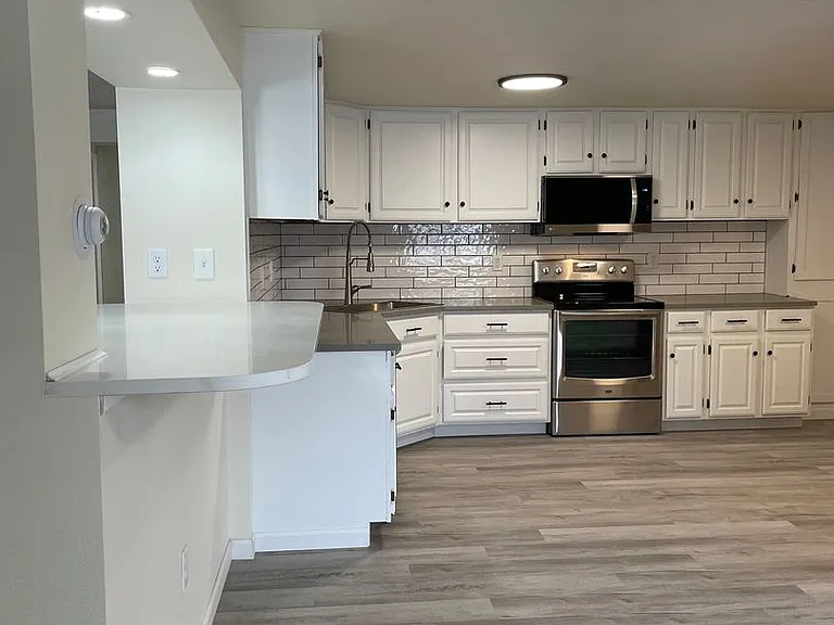 2500 W Mulberry St #A — Photo 2