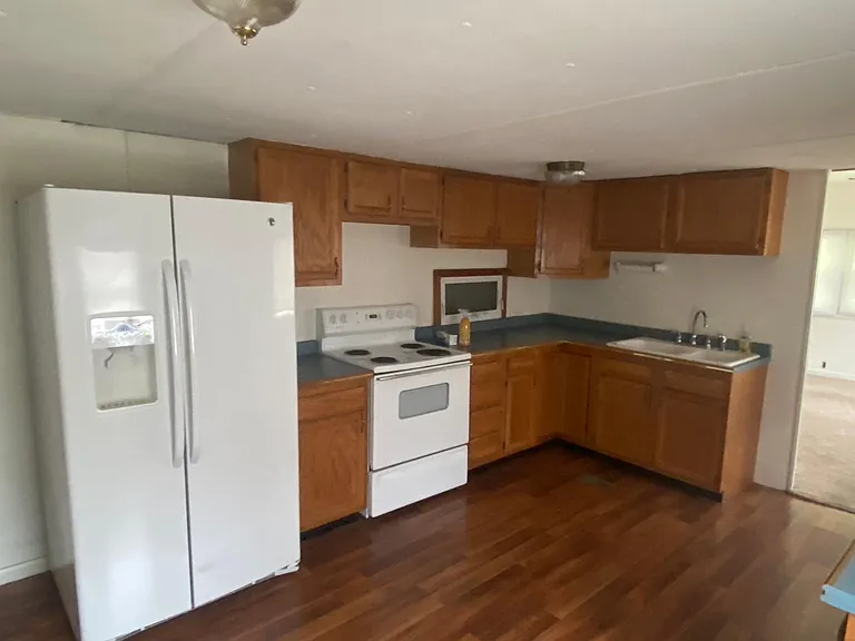 63 Miami Dr — Photo 11