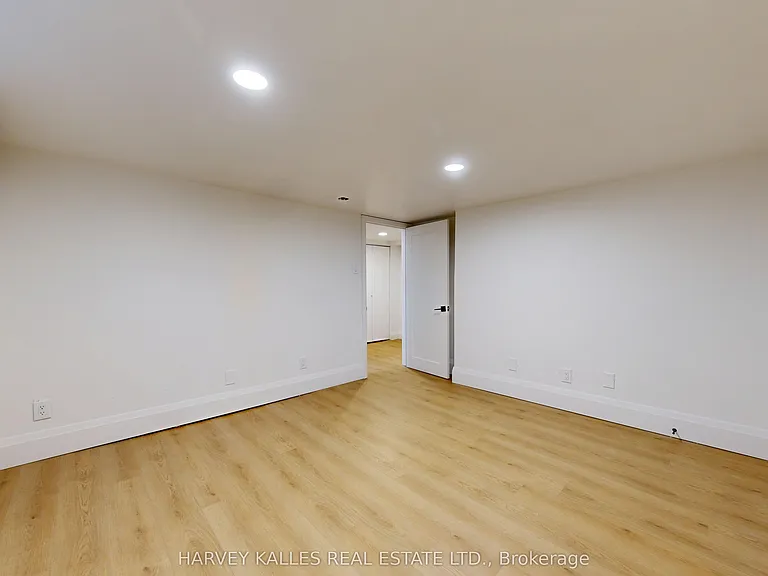 1216 Avenue Rd #3 — Photo 6