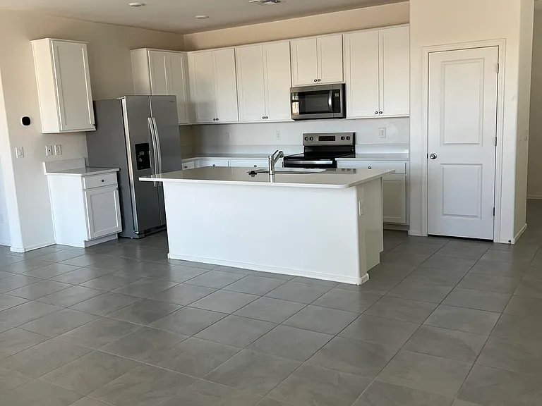 1515 W Pima Ave — Photo 13