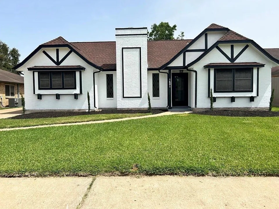 1601 Washington Dr