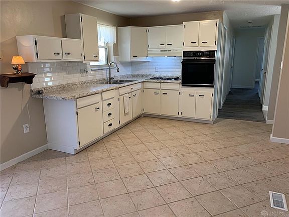 2nd image of 442 Cato Ct