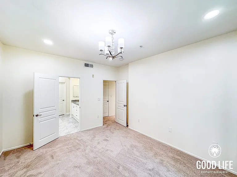2260 Watermarke Pl — Photo 20