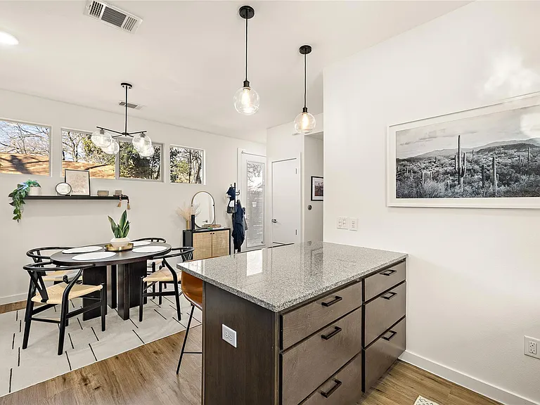 1402 Singleton Ave #B — Photo 8