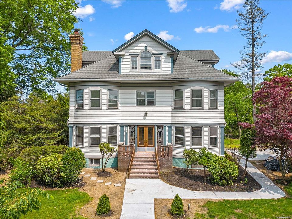 1st image of 135 Nassau Boulevard