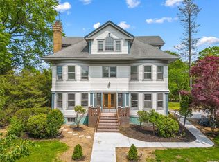 135 Nassau Blvd, Garden City, NY 11530