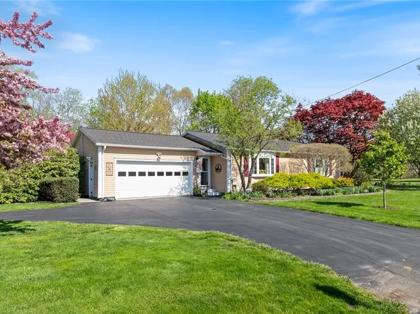5834 Sunset Ter, Wolcott, NY 14590