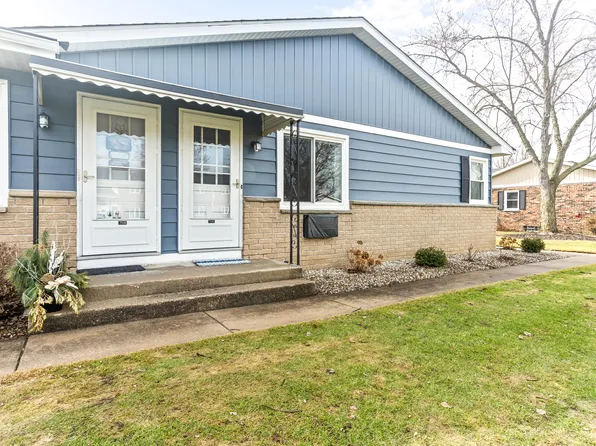 706 Andover St SE, Kentwood, MI 49548