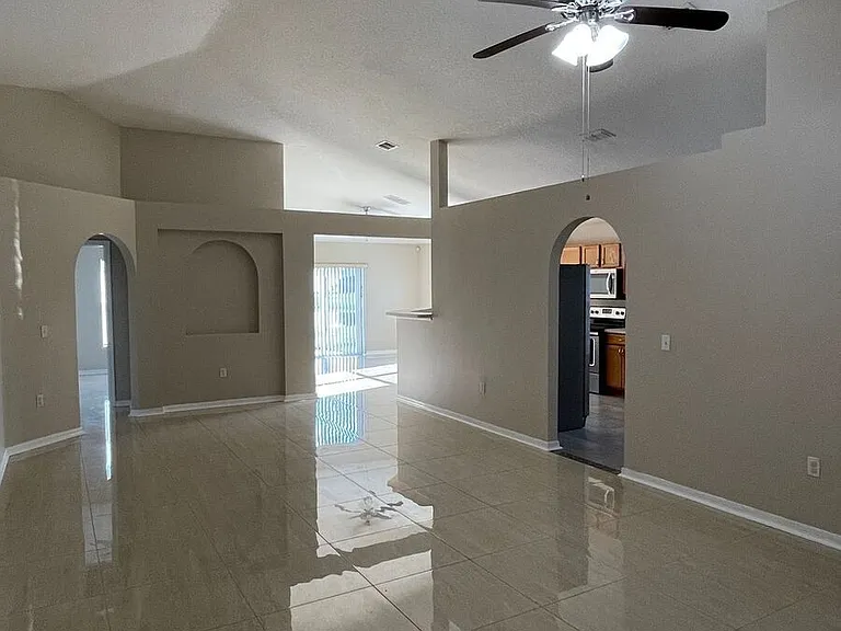 2317 Walnut Canyon Dr — Photo 2