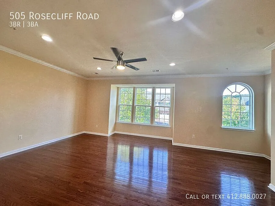 3 bedroom Townhome in Village of Pine — Photo 3