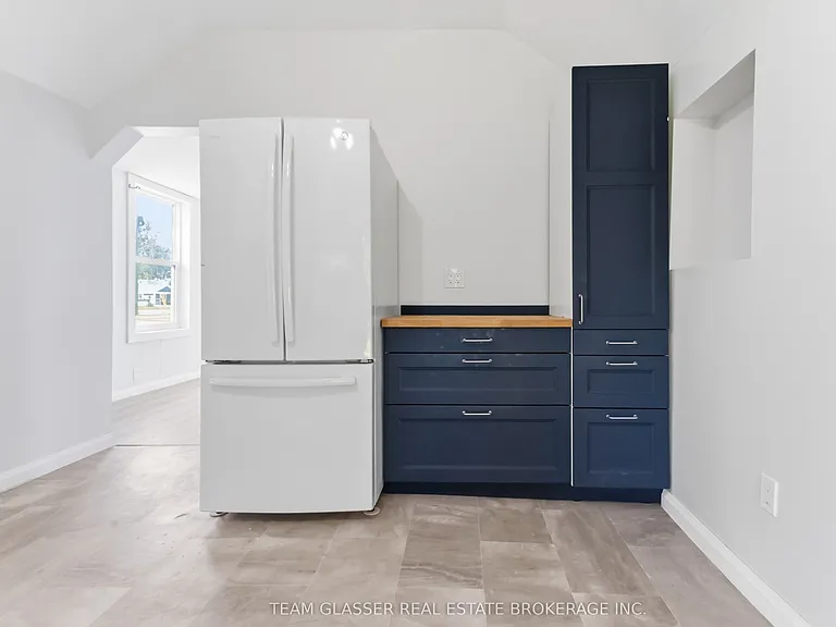34 Broadway St — Photo 18