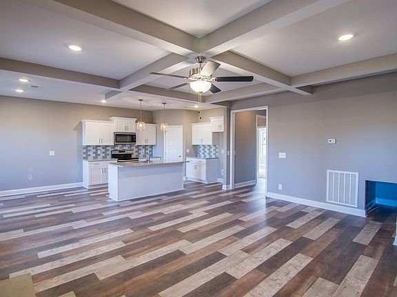 3rd image of 514 Farmington Lot 514