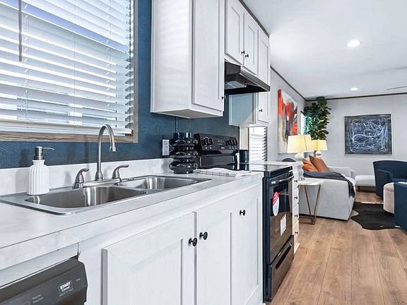 3rd image of 4740 Fuqua St #26