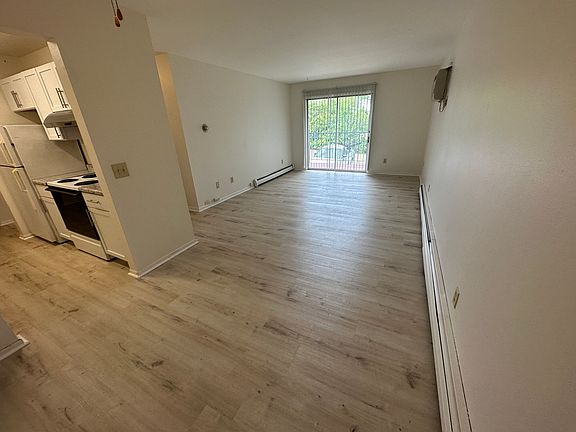 5th image of 2122 Allen Blvd APT 7