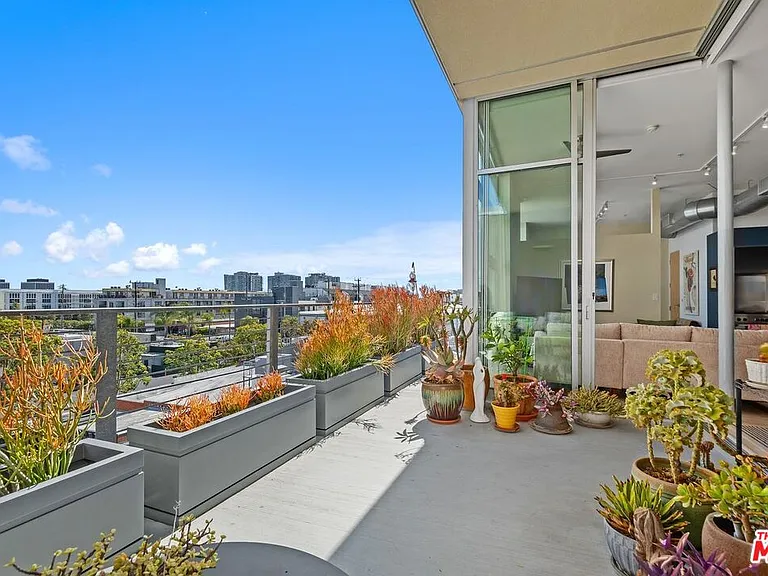 4080 Glencoe Ave #420 — Photo 26