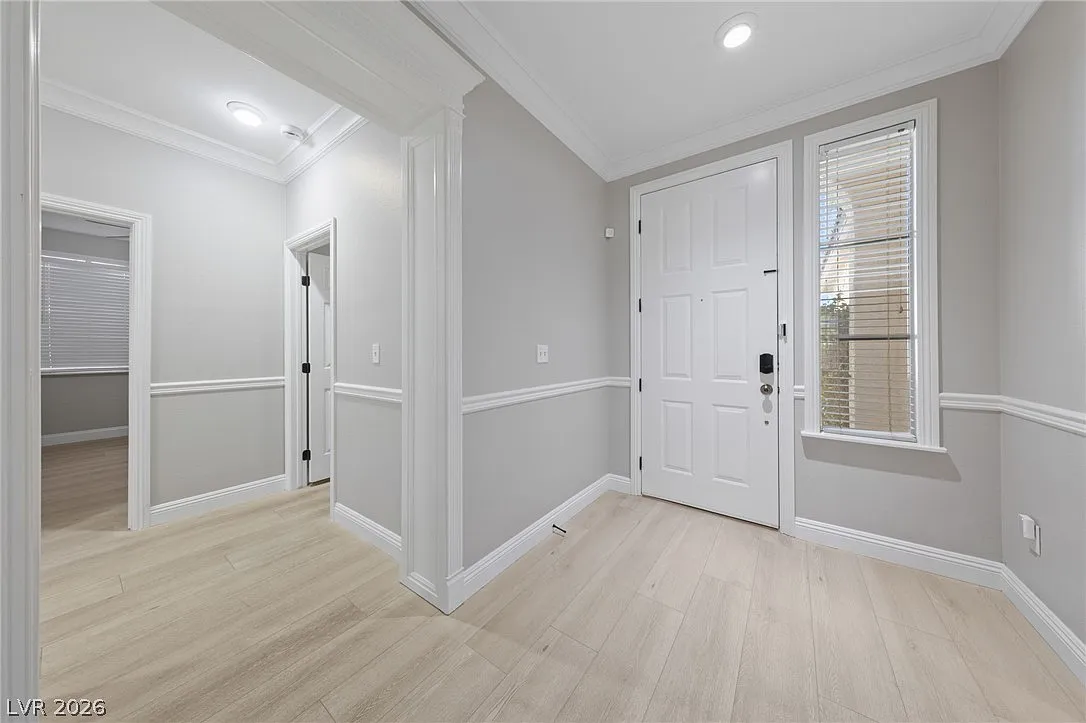 4 bed, 2.0 bath, 1928 sqft, $2,995 — Photo 3