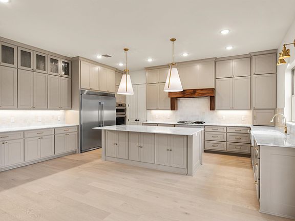 2nd image of 20270 Roebuck Dr