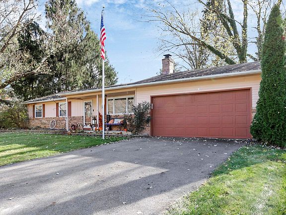 4th image of 134 Laurel Dr SW