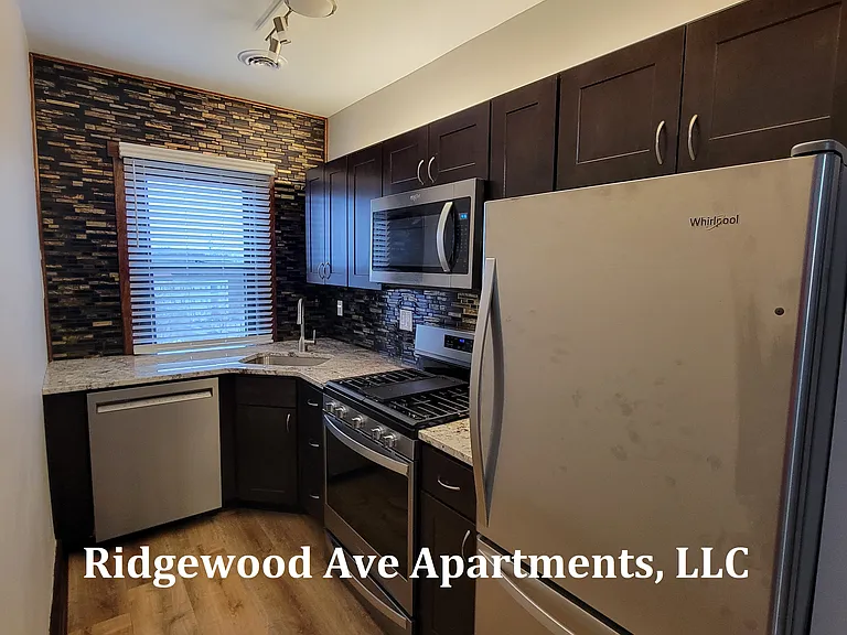 400 Ridgewood Ave #1 — Photo 7