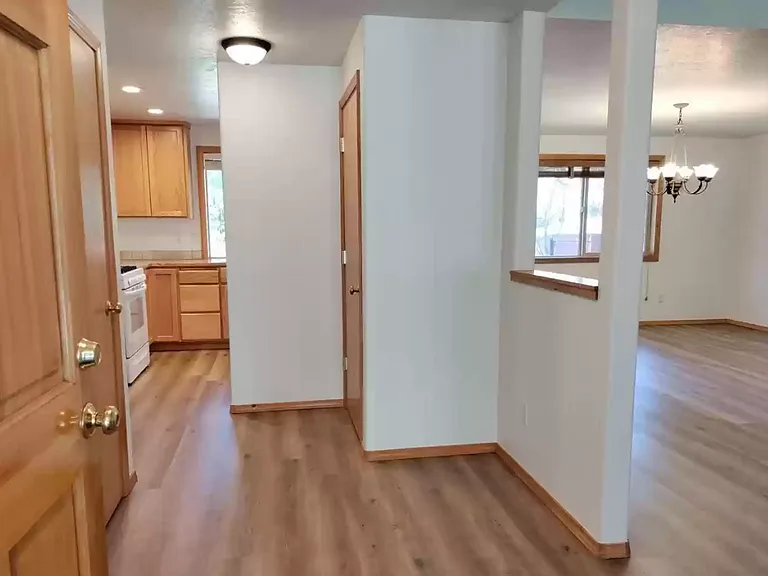 19934 Antler Point Dr — Photo 2