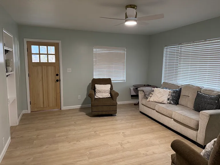 155 N 200 E — Photo 3