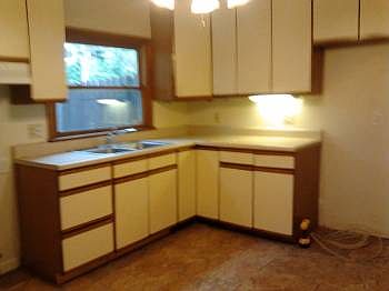 2nd image of 1377 Broadlawns Ln