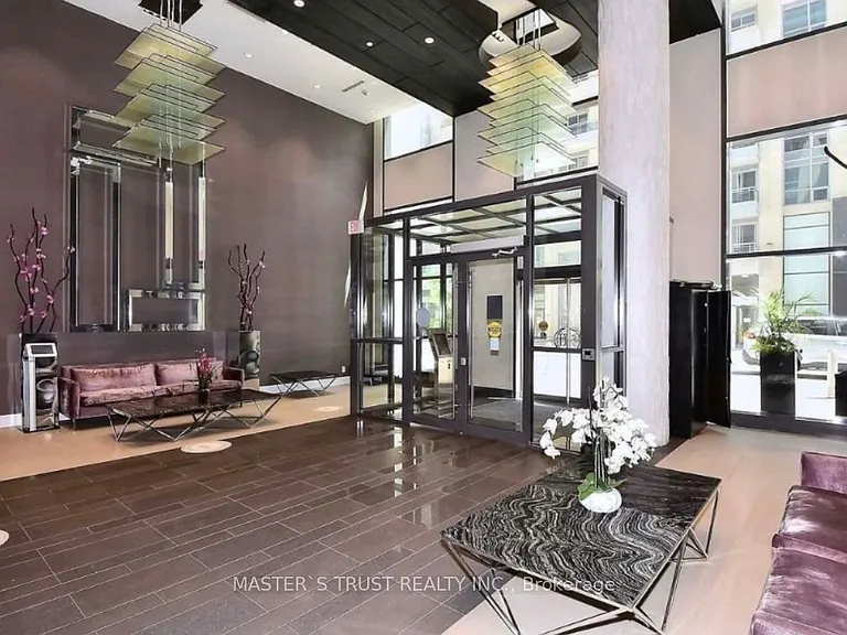 9201 Yonge St #2212 — Photo 16