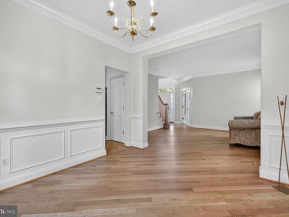 4th image of 43656 Riverpoint Dr