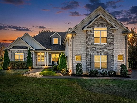 4th image of 101 Kathryn Adele Ln