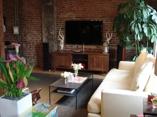 Rented by The Maverik Group LLC | media 33