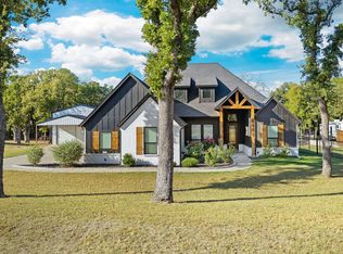 1104 Horizon Trace Dr, Azle, TX 76020