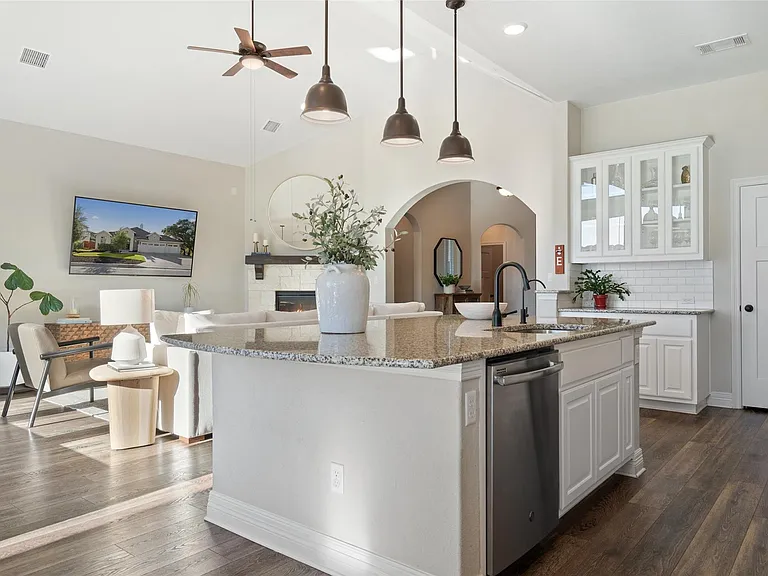 17805 Limestone Spring Ln — Photo 12