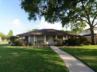 15926 Lakeview Dr, Jersey Village, TX 77040