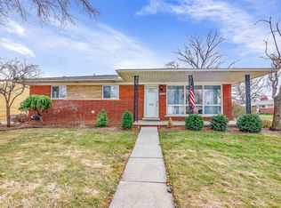 22430 Norcrest Dr, Saint Clair Shores, MI