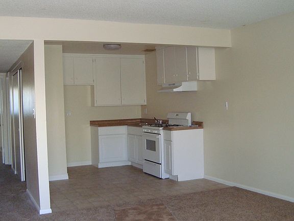 3rd image of 1374 N Cuyamaca St APT 3