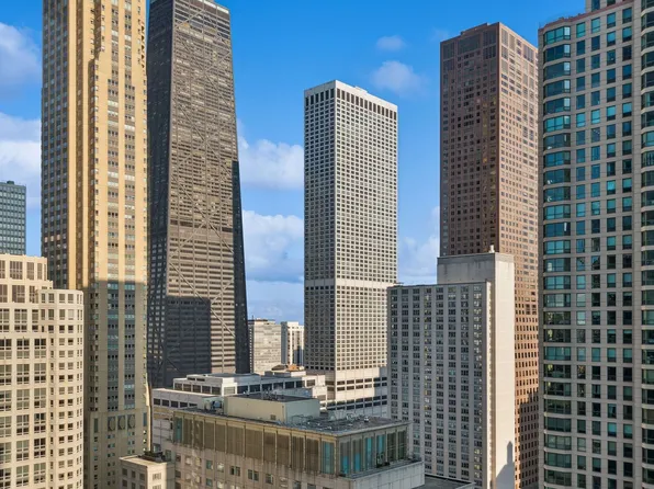 30 E Huron St, Chicago, IL