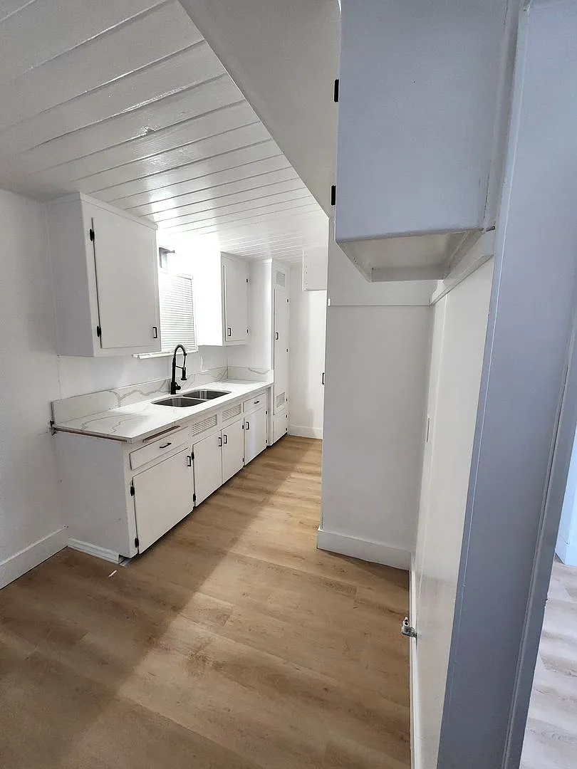 1 bed, 1.0 bath, 700 sqft, $1,629 — Photo 1