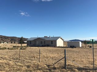 14 Long Rd, Raton, NM 87740