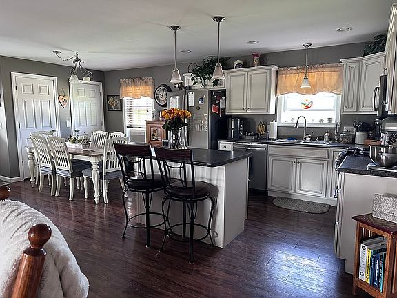 Open concept main floor 