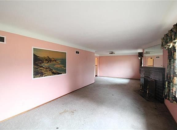 2nd image of 2037 Clark Ave