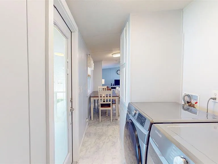10728 Poplar St NE — Photo 26