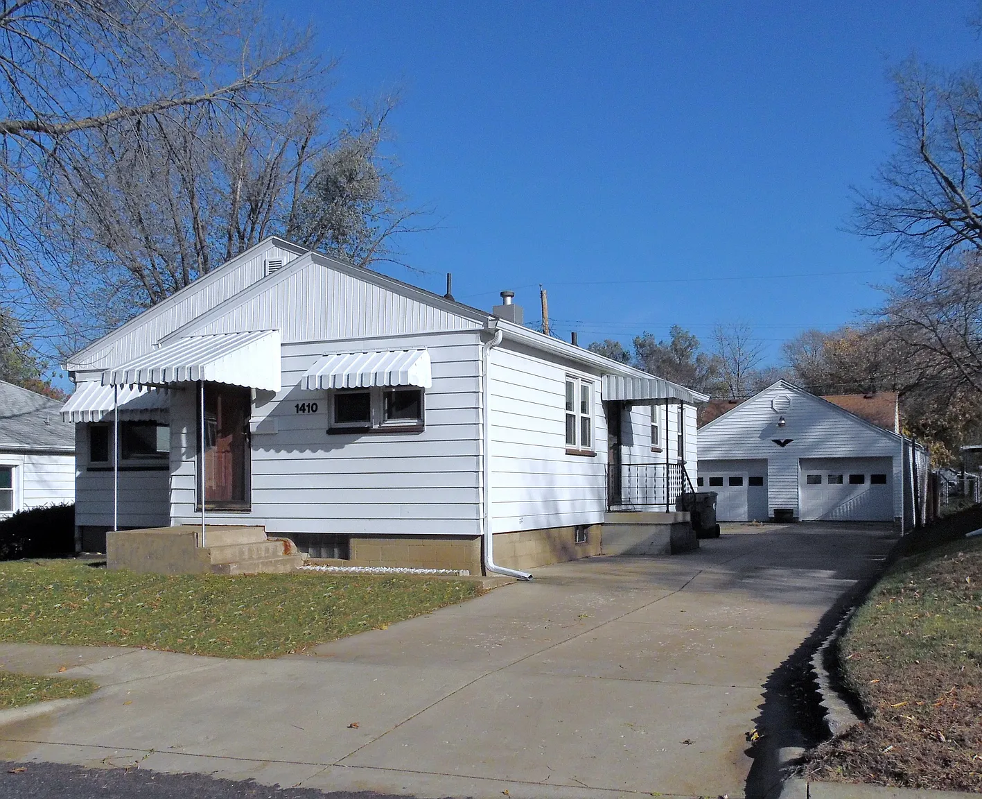 1410 Janssen St photo 1