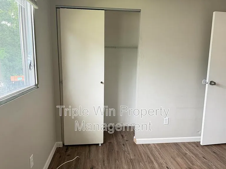 2372 Rockymont Dr — Photo 23