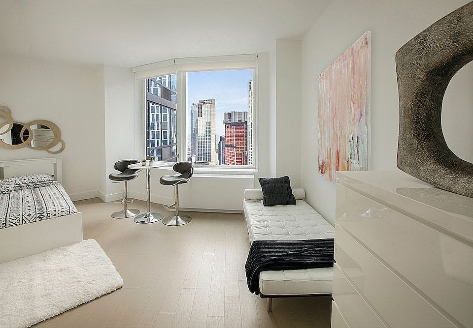 1st image of 86 Fleet Pl APT 21N