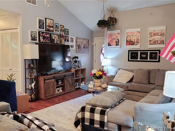 4th image of 303 Golf Ridge Lane