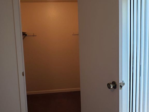 5th image of 55 Derow Ct