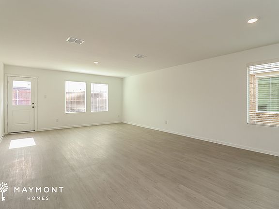 3rd image of 1071 Neyland Dr