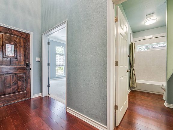 4th image of 2760 Del Pilar Dr