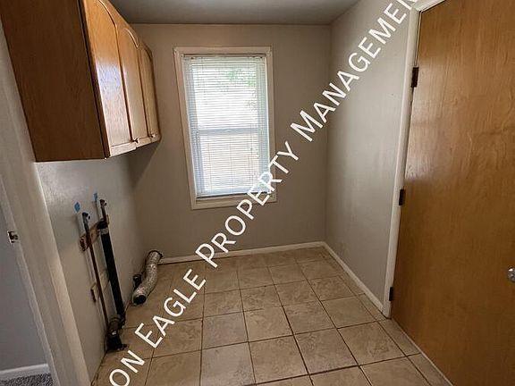 3rd image of 112 S Diamond St