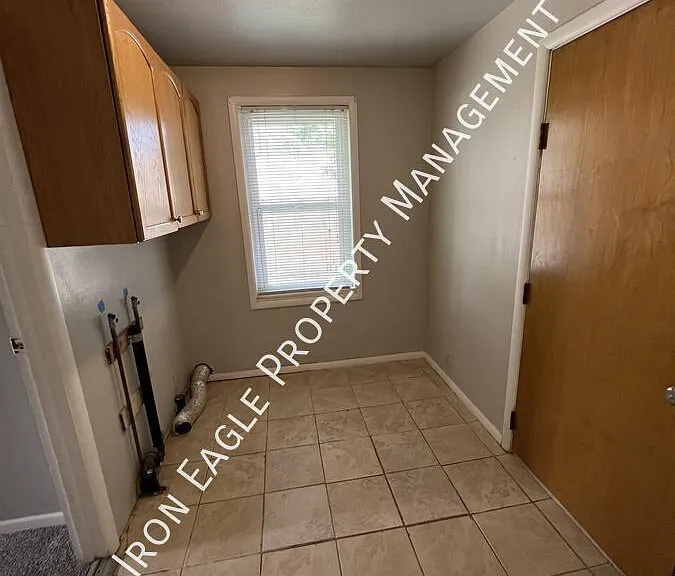 112 S Diamond St — Photo 3